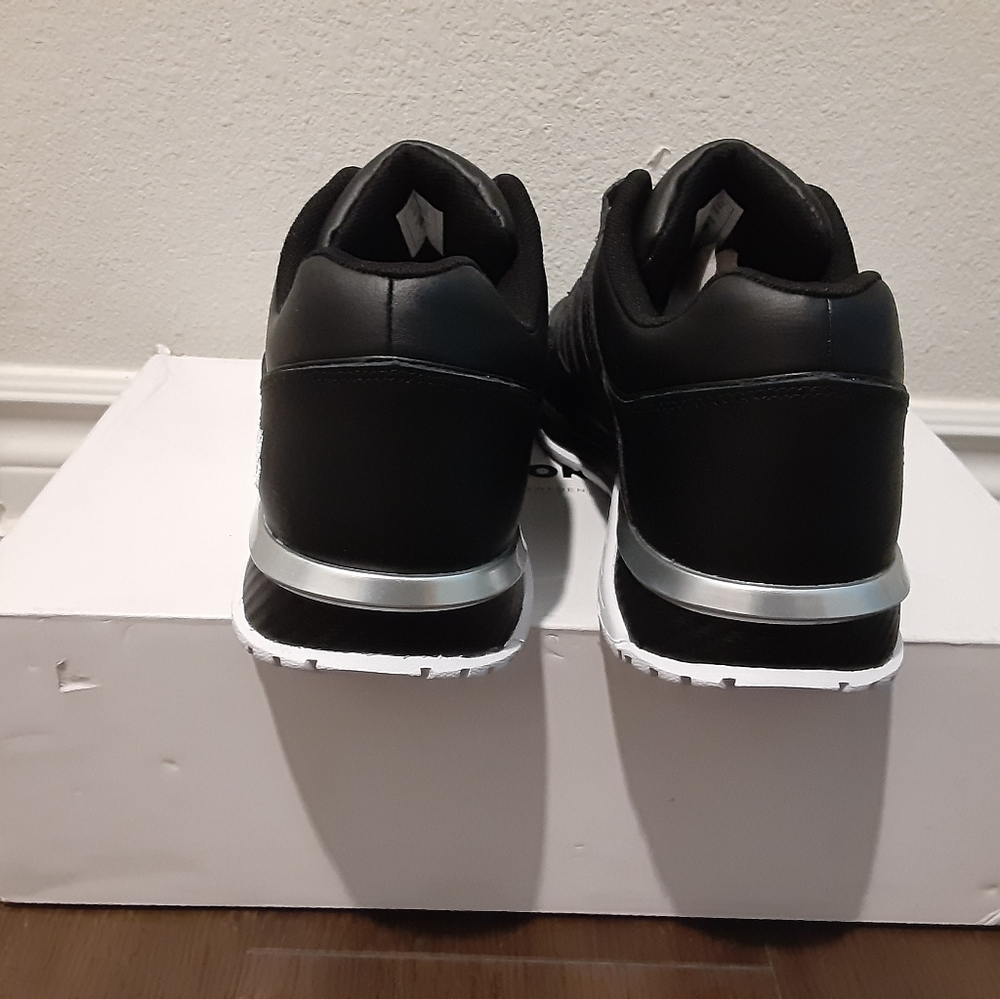 K-Swiss - Picture 3 of 4
